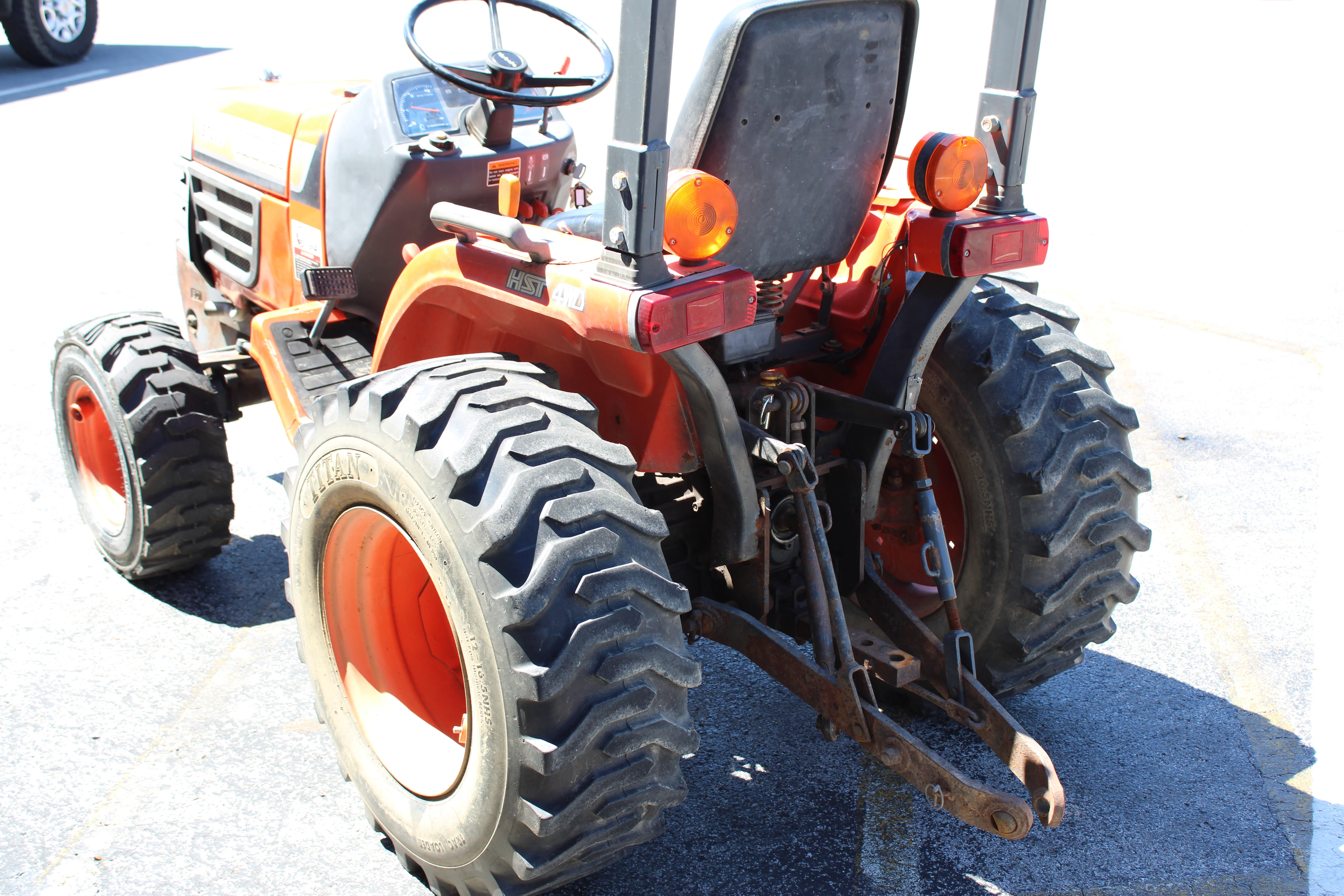 1997 Kubota B7300HSD - 10098 - Image 3