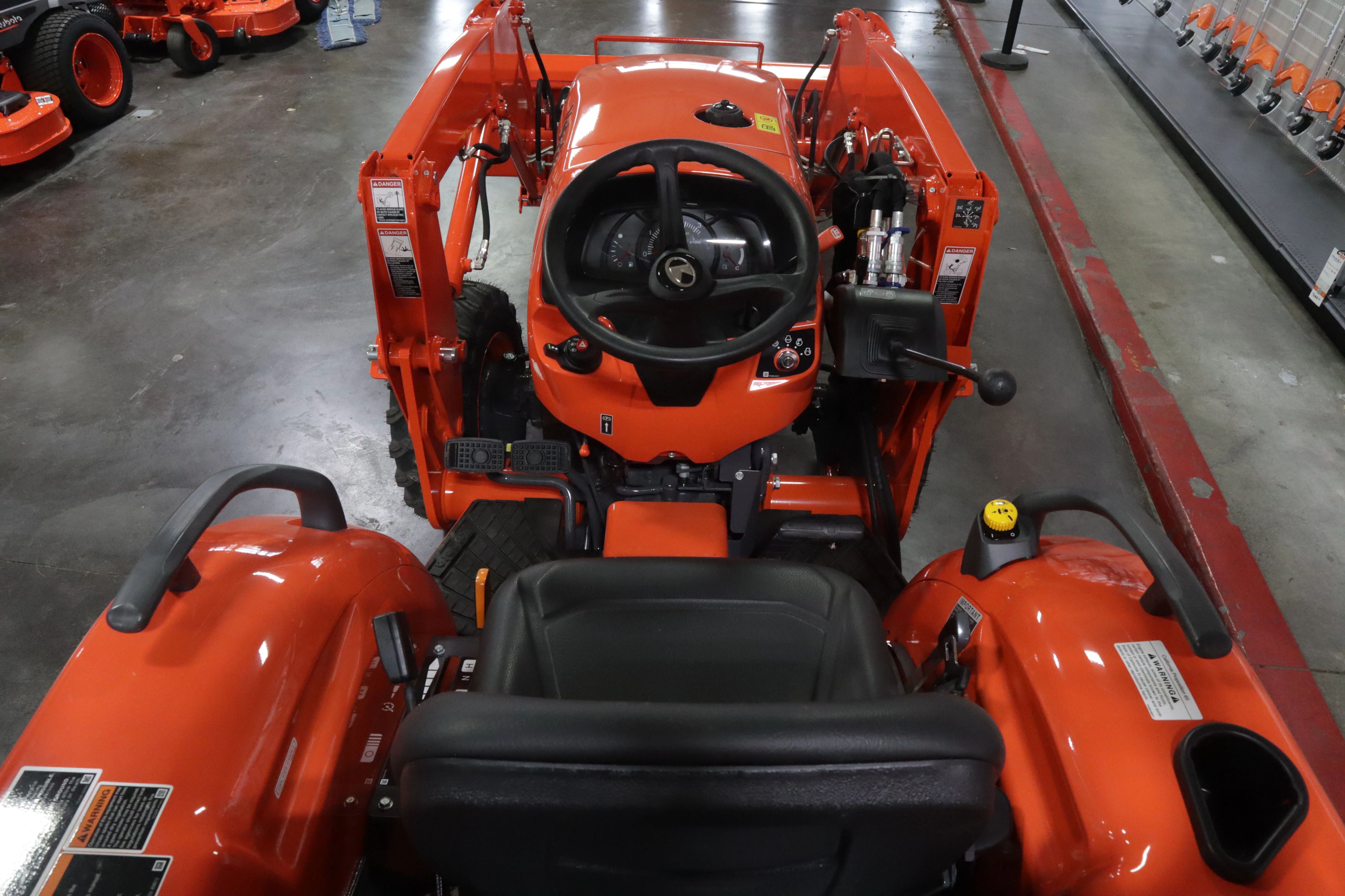 Kubota L3902HST - Image 4
