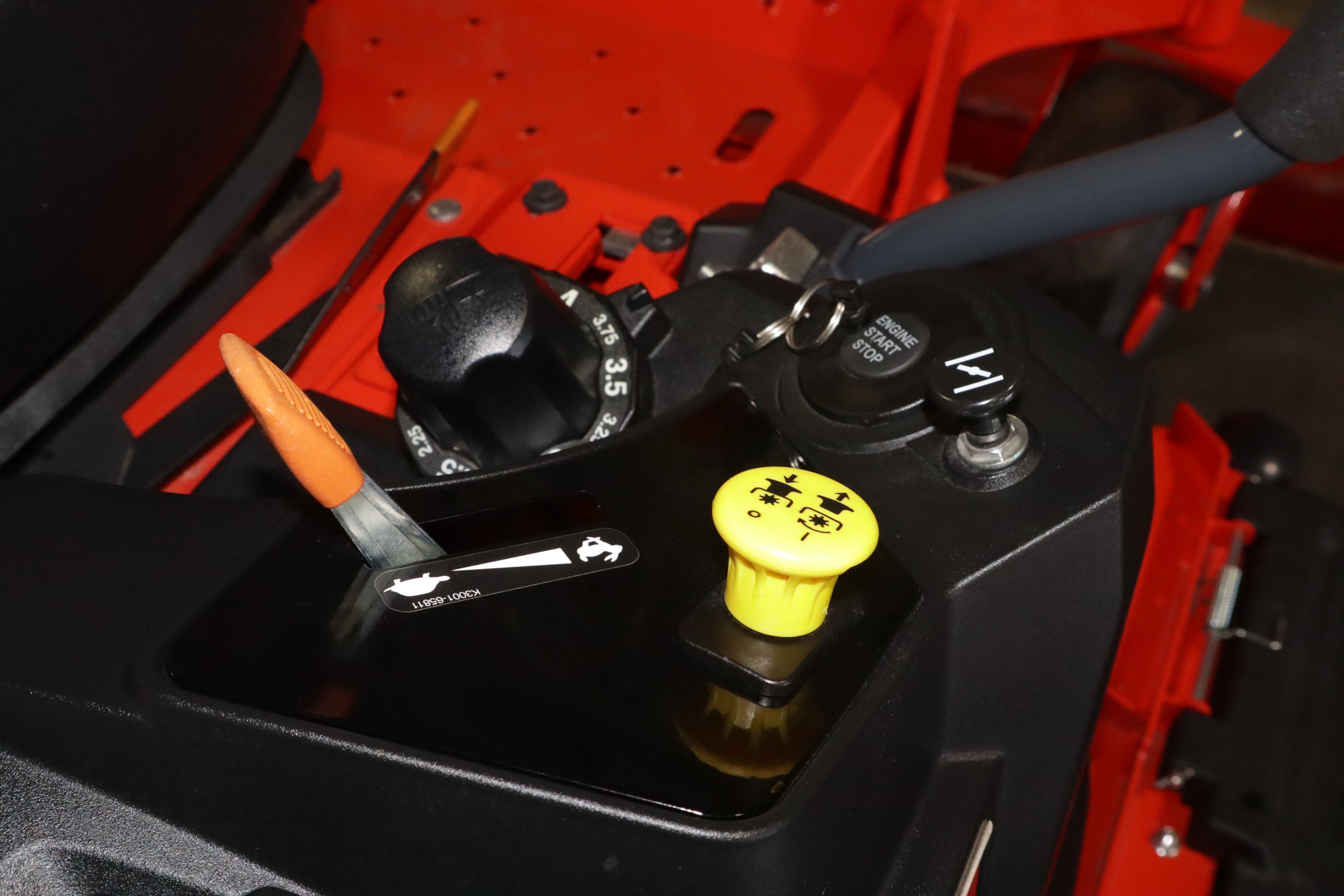 Kubota Z252KH-54 - Image 7